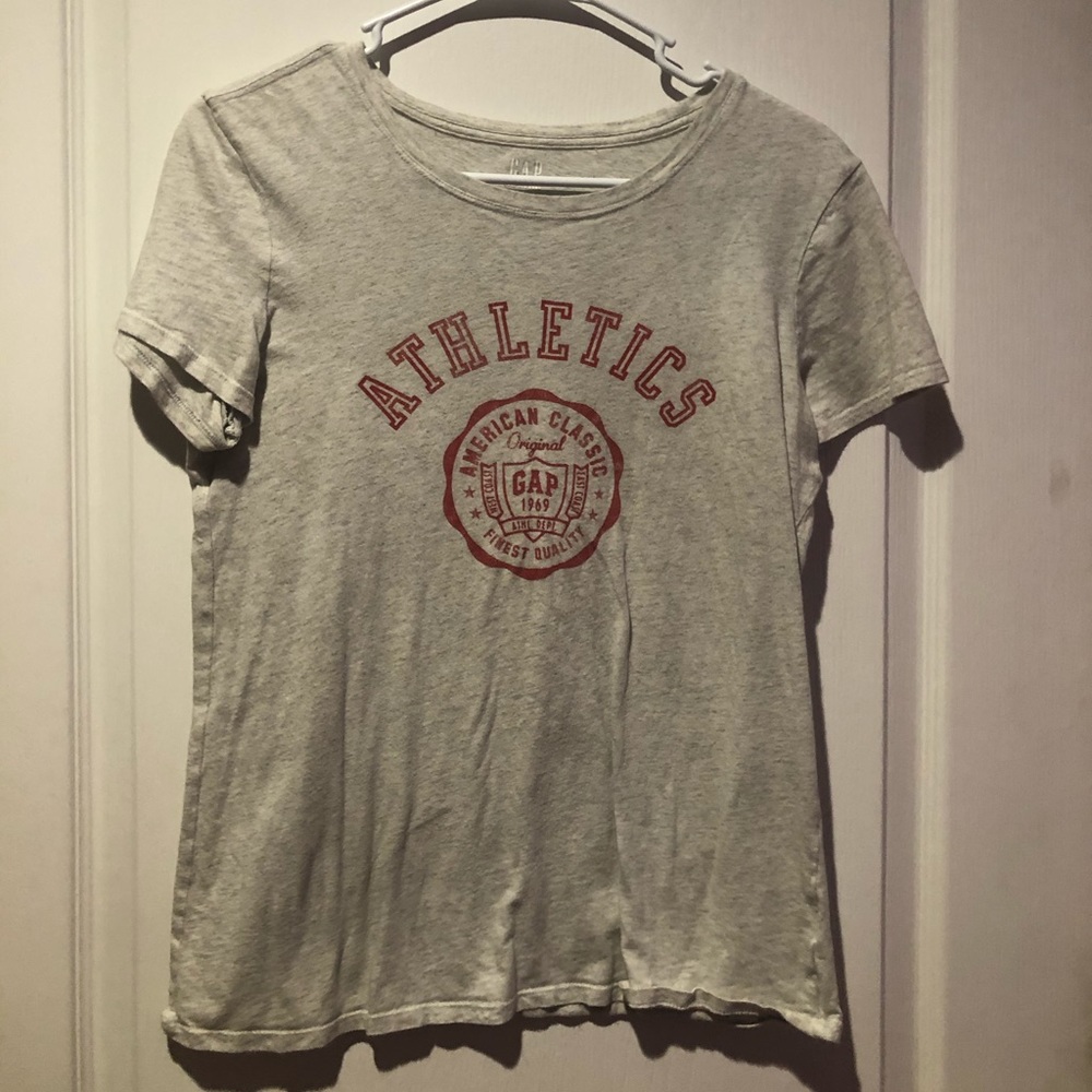 vintage looking gap tee